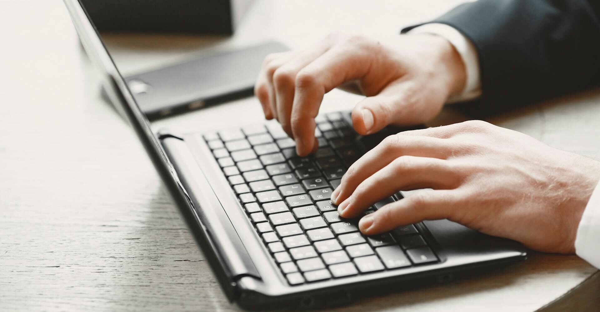 Cumplimiento normativo en ciberseguridad: ENS, ISO 27001, NIS2 y Ley DORA para empresas.